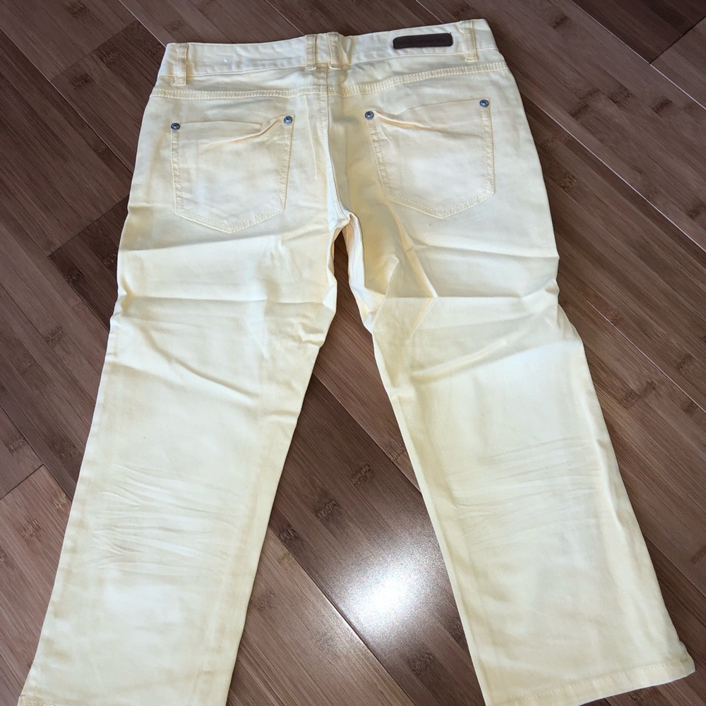 Capris - Picture 2 of 2